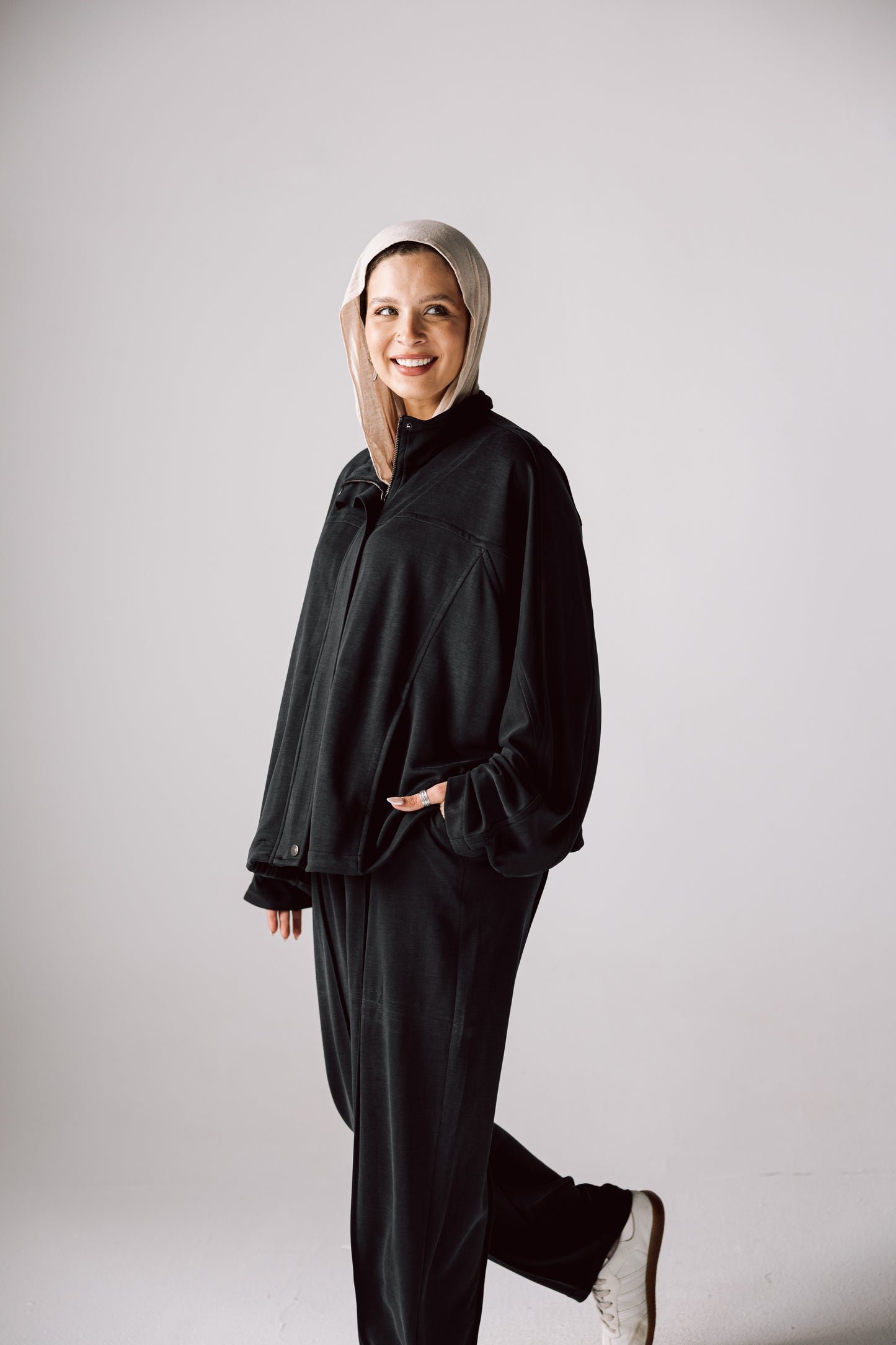 Essential Cotton set In Black