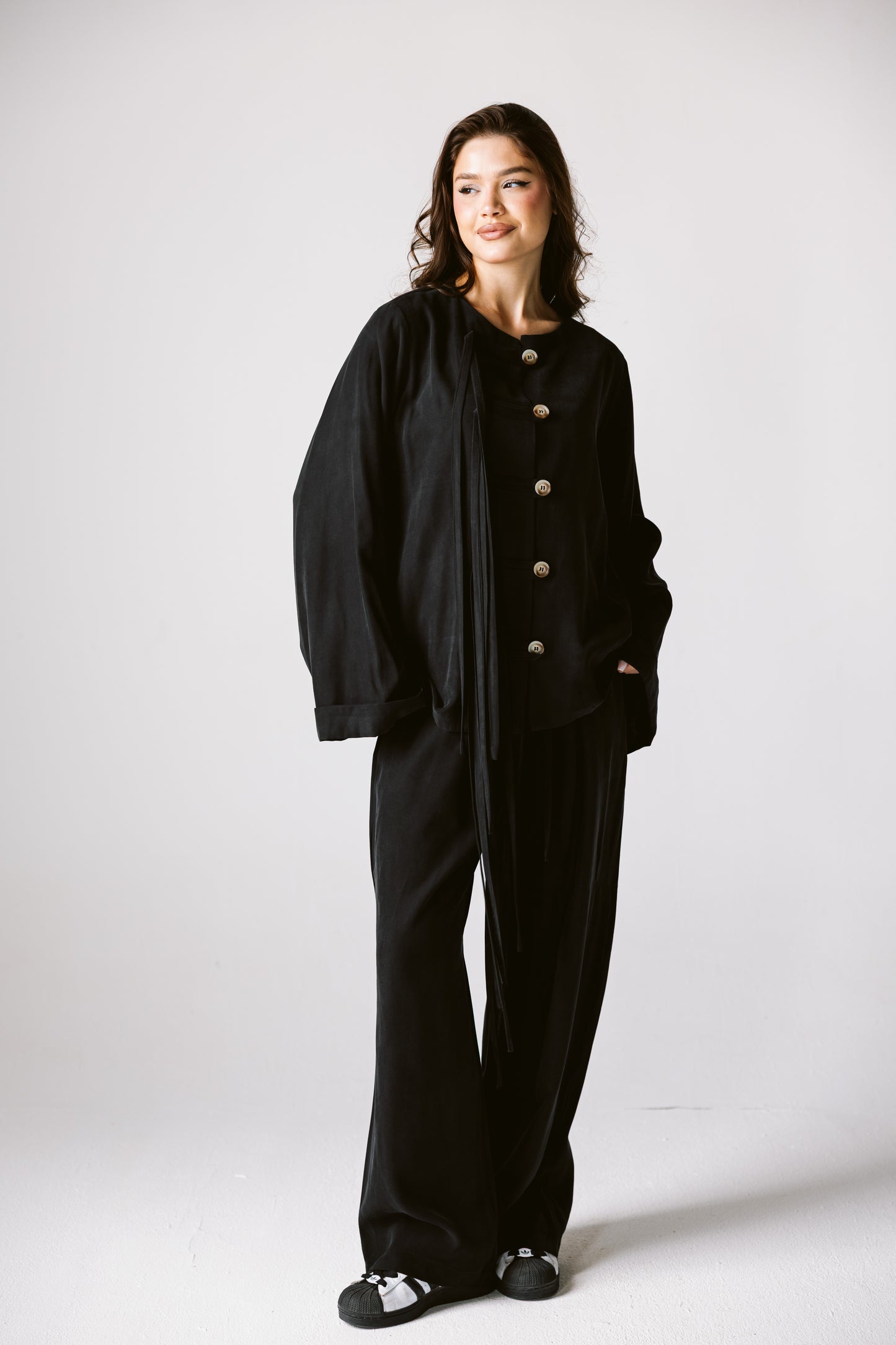 Fringes Set In Black