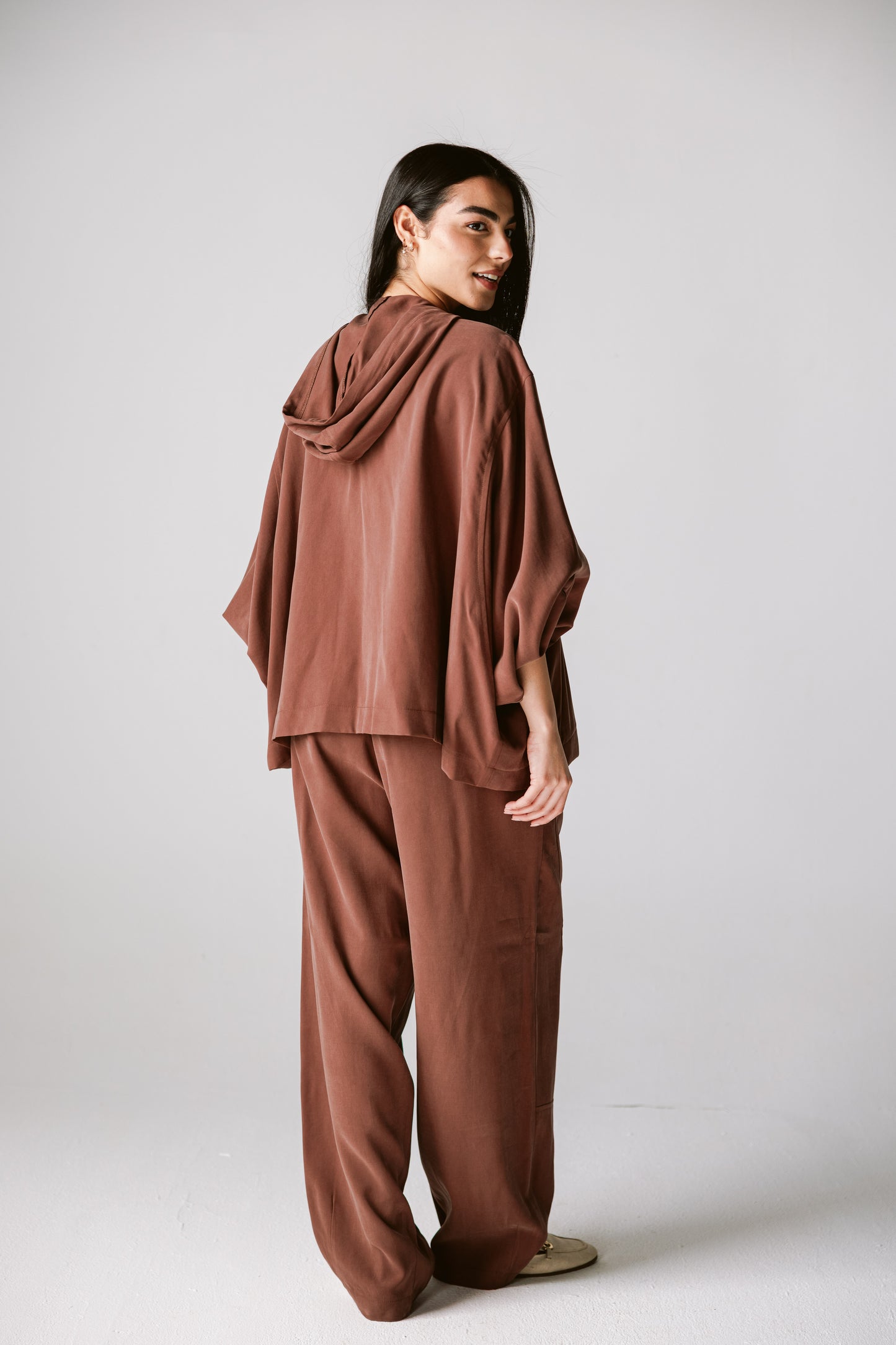Off Duty Set In Brown