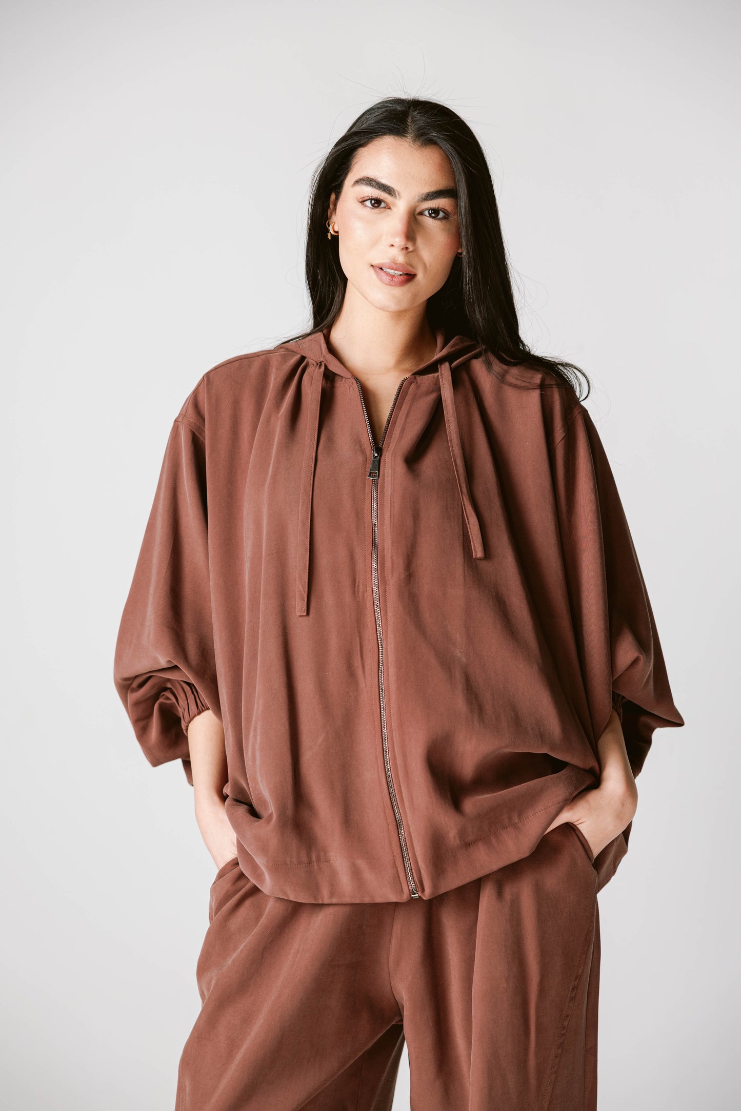Off Duty Set In Brown