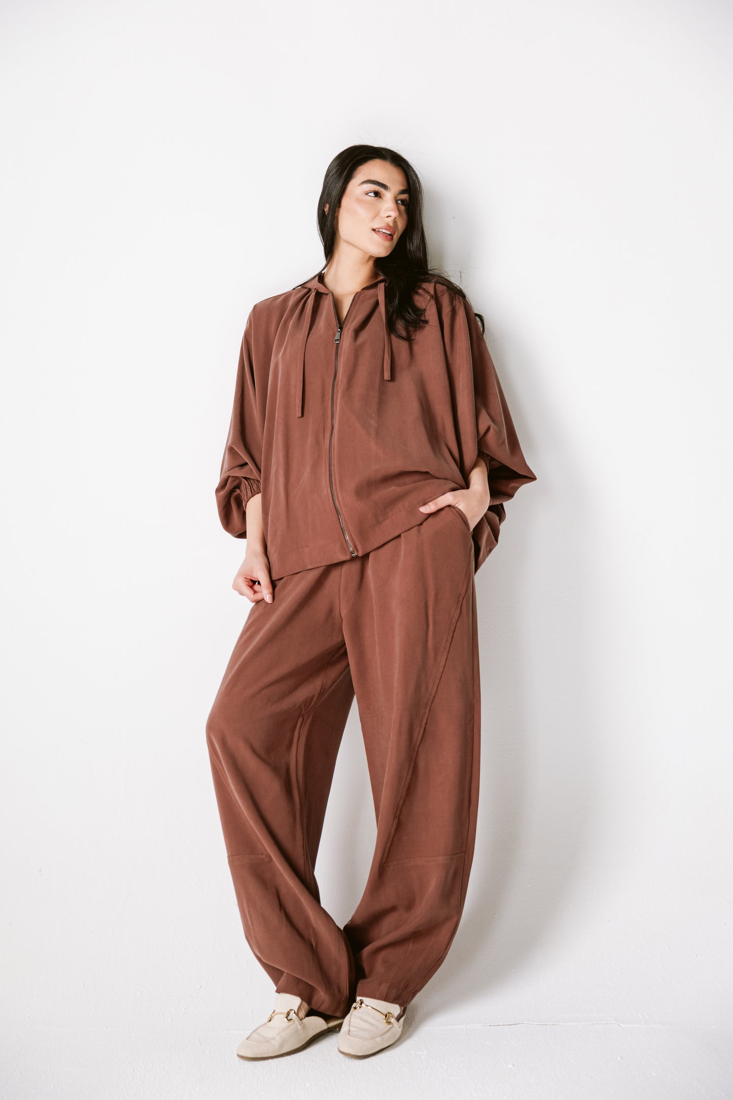 Off Duty Set In Brown